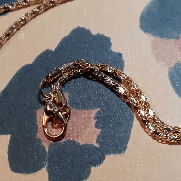 Triangle necklace - Picture 4 of 4